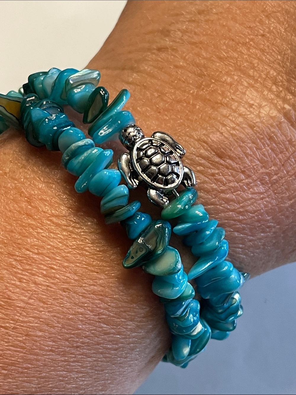 Turquoise Sea Turtle Chip-Bead Bracelet - Wire Wrap